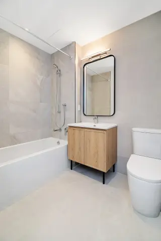 APARTAMENTO DE LUJO EN FRESH MEADOWS CON BALCÓN + ROOFTOP + GYM