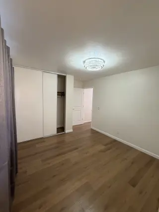 Townhouse 2 bed/ 2.5 bath