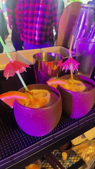 Bartenders y Meseros