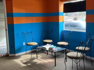 ¡SE RENTAN 2 OFICINAS EN LAWNDALE!