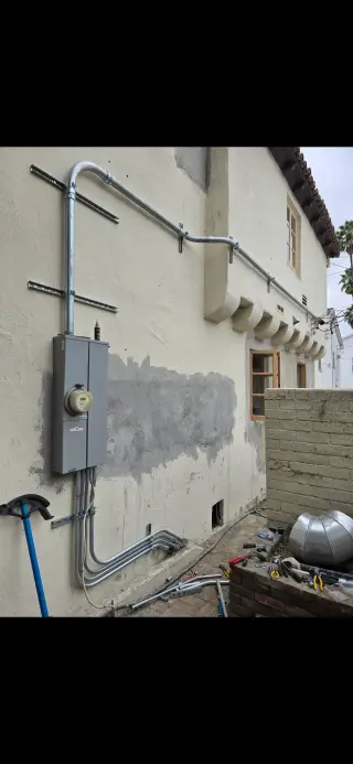 Ofresco mis servicios como electricista