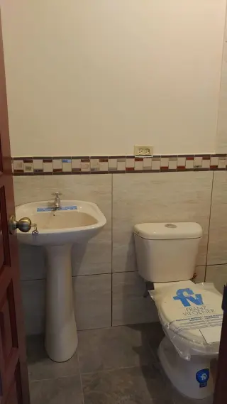 CDLA SIMON BOLIVAR ALQUILO DEPARTAMENTO CERCA AL MALL DEL SOL
