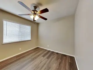 3 dormitorios, 2 baños, listo para habitar.