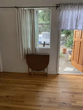 Cuarto con baño propio y salida independiente