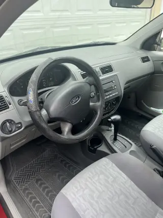 2005 Ford Focus sedan