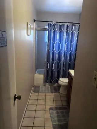 Renta de cuarto en Fontana