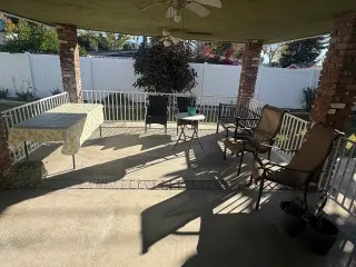 1BEDROOM AND 1BATHROOM AVAILABLE