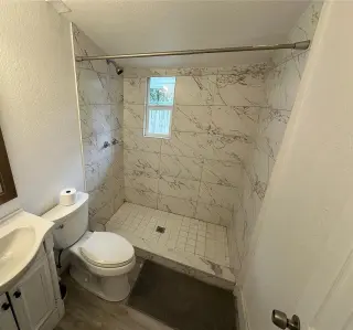 Casa unifamiliar lista para mudarse de inmediato.