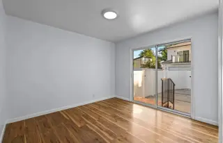 15944 Valerio St, Van Nuys, CA 91406