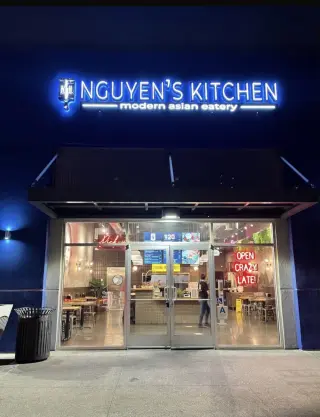 Nguyen's Kitchen - Comida Asiática Moderna