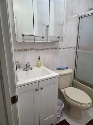 CUARTO CON BAÑO
