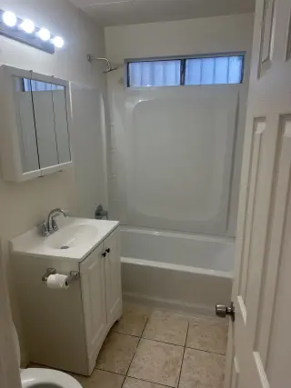 2 Bedroom/ 1 Bathroom Apt. De Renta
