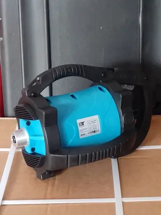 Vibradores eléctricos HUMDINGER 3 hp. 220 V. para concreto.