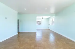 BELL GARDENS Se renta casa duplex muy amplia,de aproximadamente 1150 pies