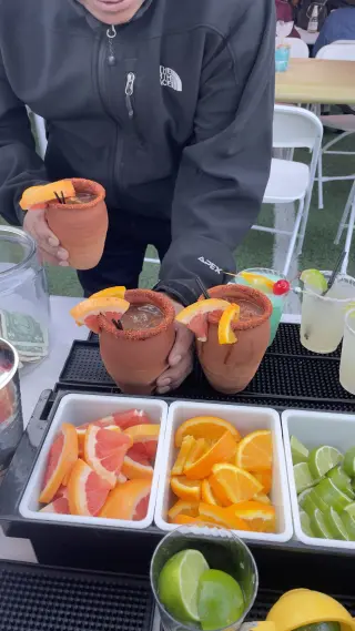 Bartenders y meseros