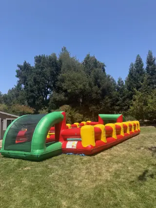 Castillo Inflable Colorido en Renta
