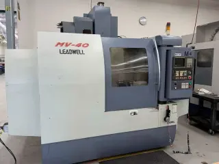 CENTRO DE MAQUINADO LEADWELL 43" x 20"