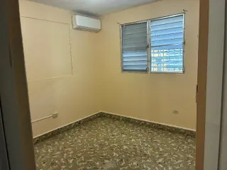 Rento casa 4 cuartos y 2 baños urbanization La Riviera, Mayaguez Puerto Rico