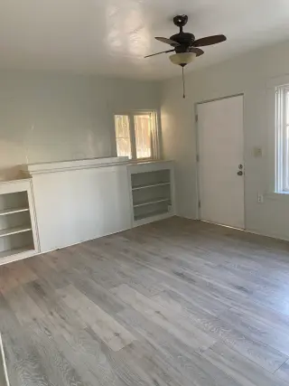 3 bdroom 1 bath house in bakersfield for rent