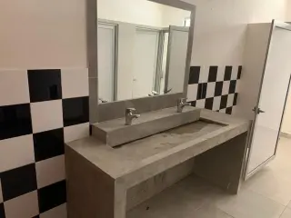 Se vende amplio local comercial, en el cruce de 27 de Abril, Guanacaste.