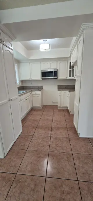 CUDAHY-3 BEDROOM/2BATH