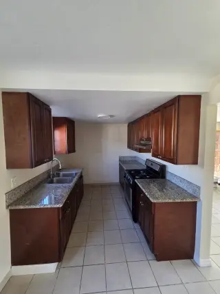 Torrance apt 2 R 1 B
