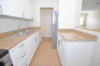 Stunning Spacious Unit