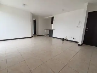 Apartamento en nivel alto en renta en zona 11 de Mixco