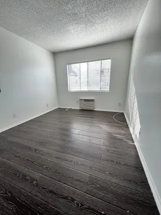 Trendy & Beautifully Renovated 1 Bed / 1 Bath in the Heart of Koreatown