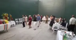 TECLADISTA VERSÁTIL