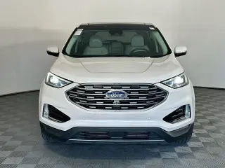 2019 Ford Edge Titanium - SUV FWD con motor 2.0L