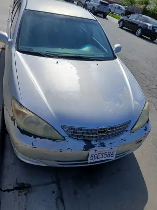 Toyota camry le 2004 titulo limpio
