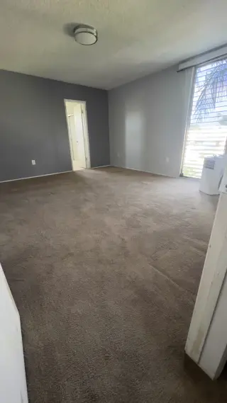 RENTO HABITACIÓN PRINCIPAL COVINA.