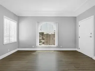 A BEAUTIFUL 1 BED 1 BATHROOM AVAILABLE FOR IMMEDIATE MOVE IN