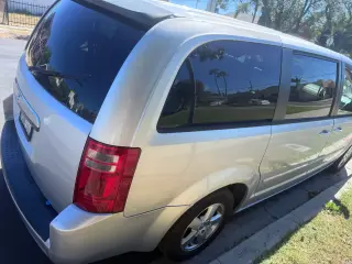 2008 Dodge Grand Caravan SXT - ¡Minivan Familiar Amistosa!