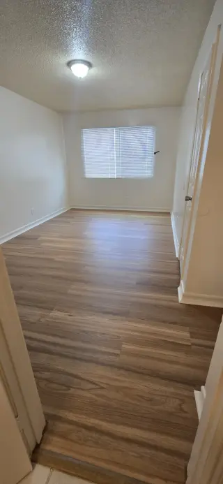 CUDAHY-3 BEDROOM/2BATH