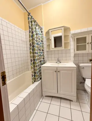 🏡 **¡APARTAMENTO EN RENTA – WOODHAVEN, NY!*