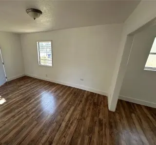 Casa unifamiliar lista para mudarse de inmediato.