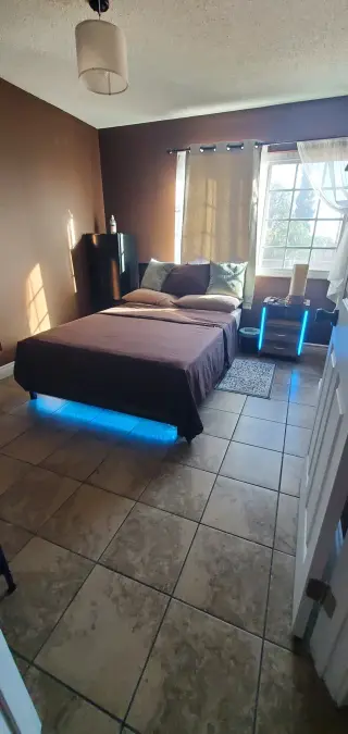 $100 Off 1er Mes. Cuarto en Renta en Whittier