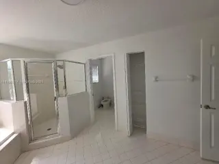 $4,250 - FOR RENT IN DORAL