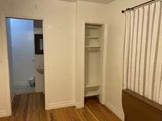 Cuarto con baño propio y salida independiente