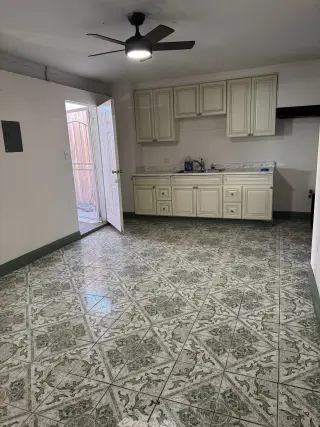 Se renta Amplia Casa de atrás