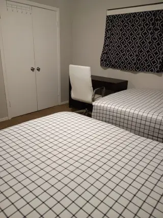 Habitación Amueblada en Renta en Spring Branch
