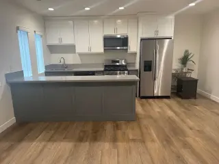 NEW  CONSTRUCTIONS: 4 BD/3 BATH TOWNHOME IN SOUTH CENTRAL LOS ANGELES