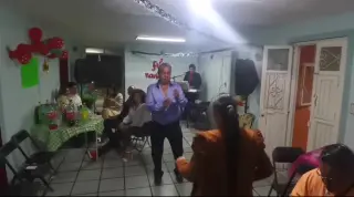 TECLADISTA VERSÁTIL