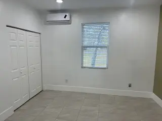 Se renta cuarto en bell ca