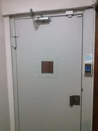 FBRICACION DE PUERTAS Y VENTANAS BLINDADAS