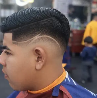 Barbero peluquero  disponible
