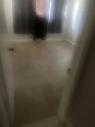 Rento cuarto con baño adentro