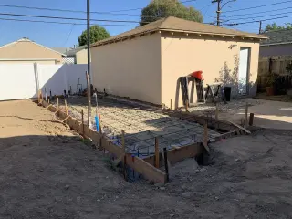 ADU - CONSTRUCCION Y ASISTENCIA FINANCIERA